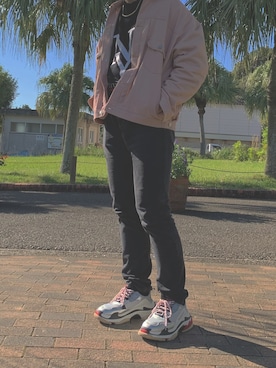 「アイテム（デニムジャケット、ピンク系）」を使った、伊織さん（メンズ・173cm）の秋コーディネート