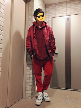 「STUSSY（ステューシー）のアイテム（MA-1）」を使った、ポンジュースさん（メンズ・172cm）の冬コーディネート