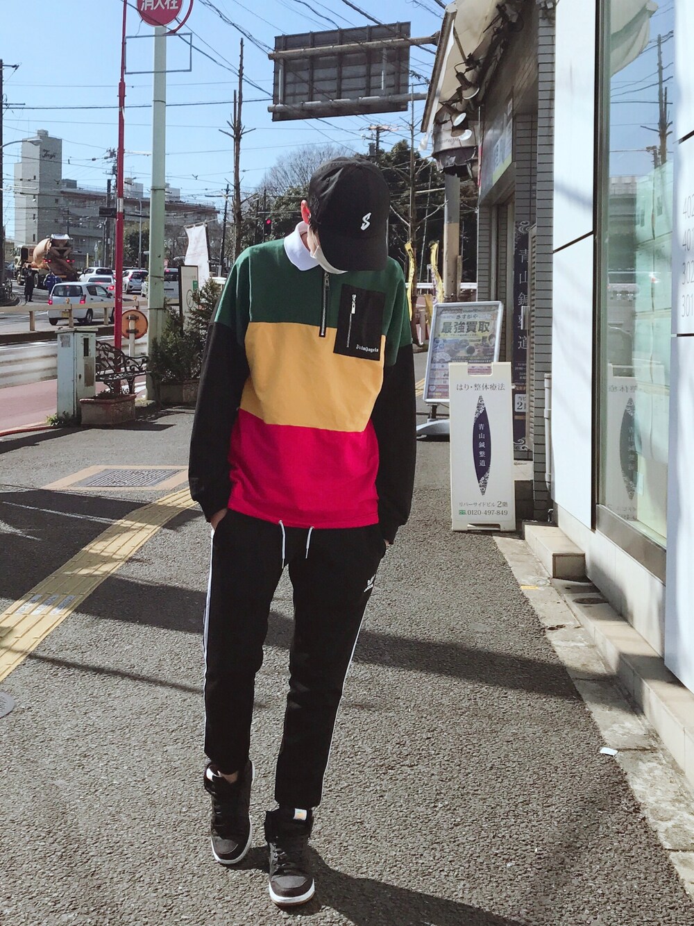 「adidas Originalsの【adicolor】オリジナルス パンツ[SST CUFFED TRACK PANTS]（その他パンツ、ブラック系）」を使った、ポンジュースさん（メンズ・172cm）の冬コーディネートの1枚目の写真