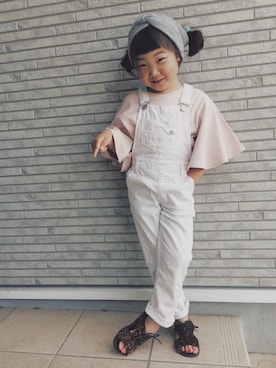 「白デニム」｜「アイテム（サロペット/オーバーオール）」を使った、いちあもさん（キッズ・110cm）の春コーディネート