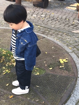 「OSHKOSH（オシュコシュ）のアイテム（デニムジャケット）」を使った、_kkky__さん（キッズ・90cm）の秋コーディネート