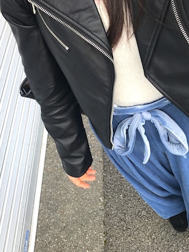「水色」｜「アイテム（ライダースジャケット）」を使った、もゆるさん（レディース・149cm）の春コーディネート
