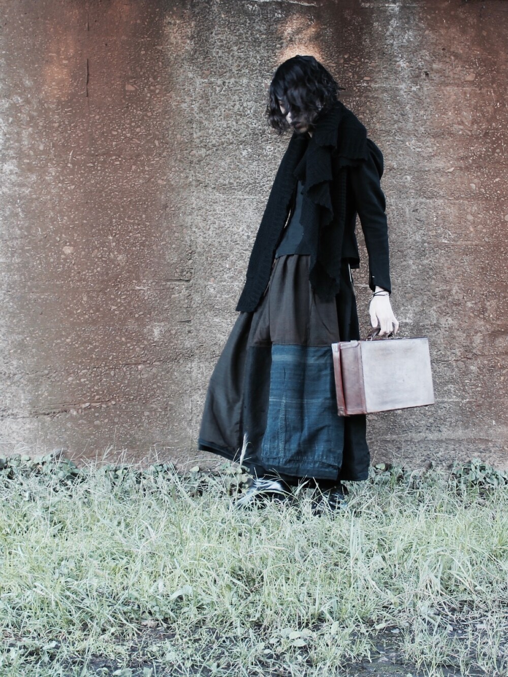 「モード、黒、古着」｜「French antiqueのアイテム（ブーツ、ブラック系）」を使った、kentaro11さん（メンズ・173cm）の春コーディネートの1枚目の写真