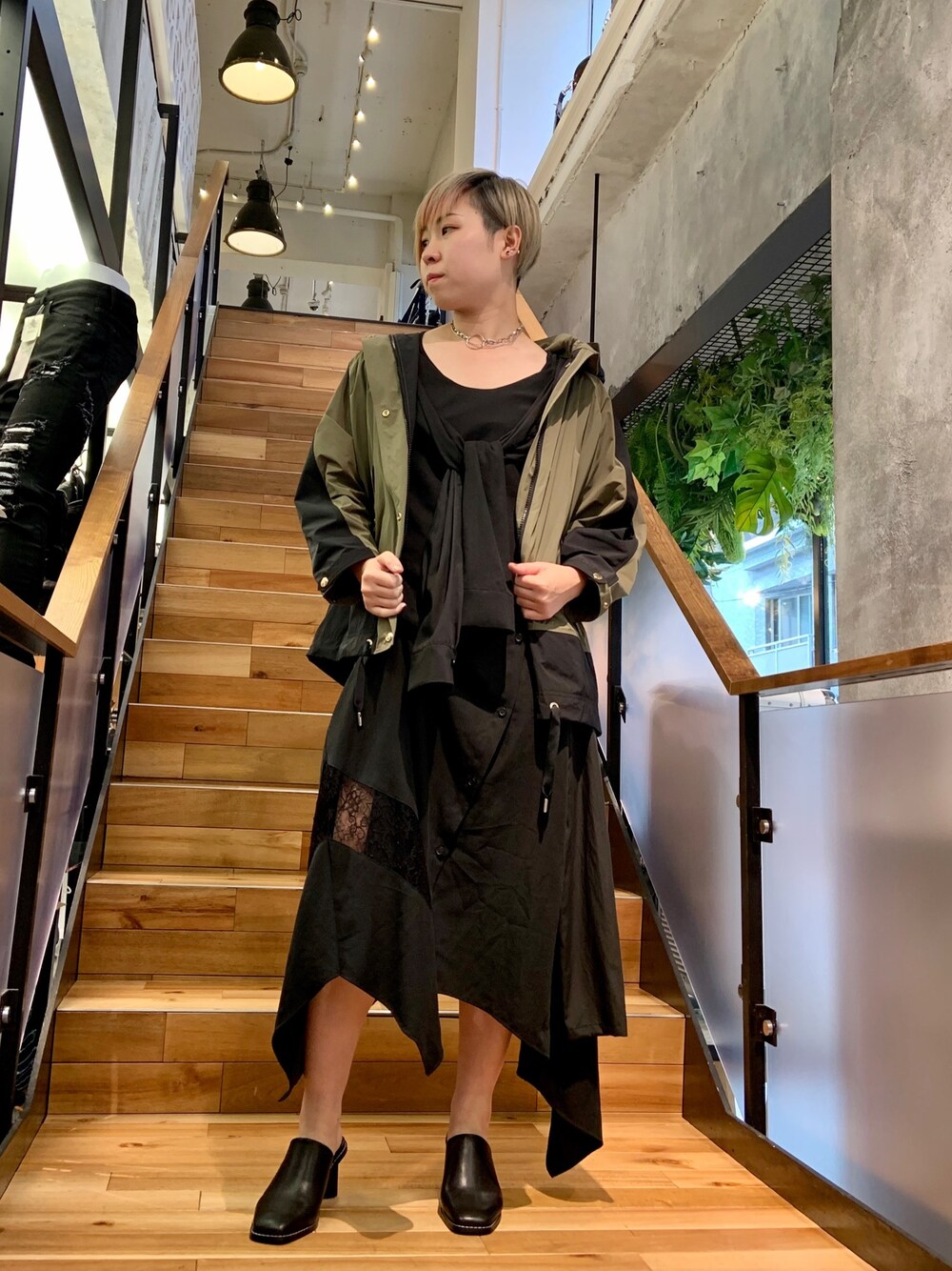 「ROYAL FLASH、ADDICT NOIR、WOOLRICH、vege、ワンピース、春コーデ、ブラックコーデ、大人かわいい、大人カジュアル、きれいめカジュアル」｜「JUSTINE CLENQUETのJUSTINE CLENQUET/ジュスティーヌ・クランケ/Lina choker（ネックレス、シルバー系）」を使った、じゅんさん（レディース・158cm）の春コーディネートの1枚目の写真