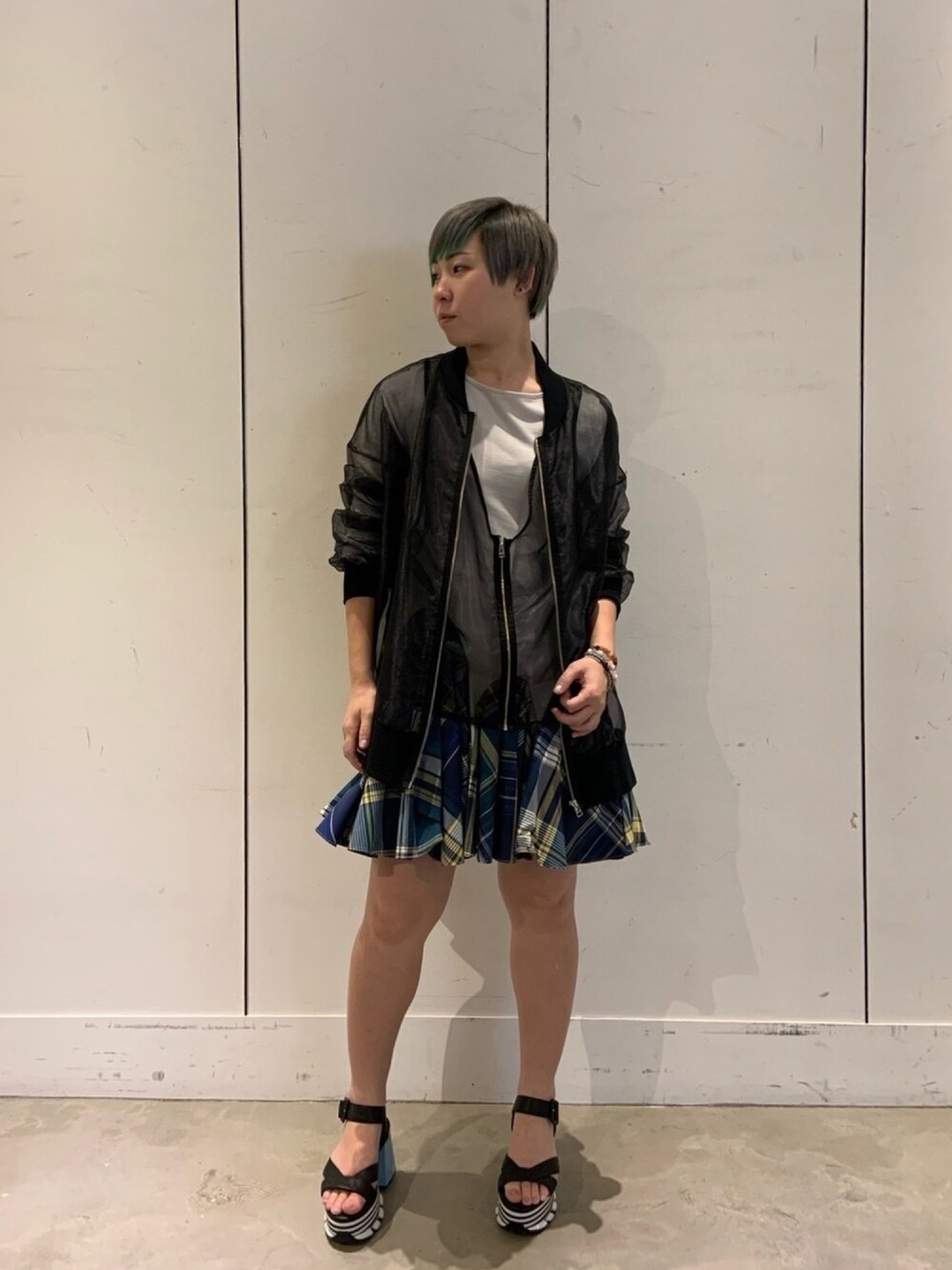 「ROYAL FLASH、ADDICT NOIR、MIHARAYASUHIRO、ワンピース、チェックスカート、シースルー、春夏コーデ、春コーデ、スカート、重ね着コーデ」｜「ADDICT NOIRのADDICT NOIR/アディクト ノアー/Double Organza Blouson（ブルゾン、ブラック系）」を使った、じゅんさん（レディース・158cm）の春コーディネートの1枚目の写真