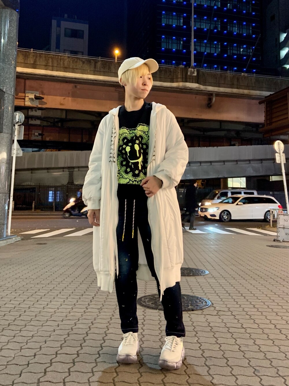 「ROYAL FLASH、Y-3、youjiyamamoto、STUD MUFFIN、eJEANS、grounds、ADDICT NOIR、キャップ、スエット、デニムパンツ」｜「Y-3のアイテム（帽子、ホワイト系）」を使った、じゅんさん（レディース・158cm）の冬コーディネートの1枚目の写真