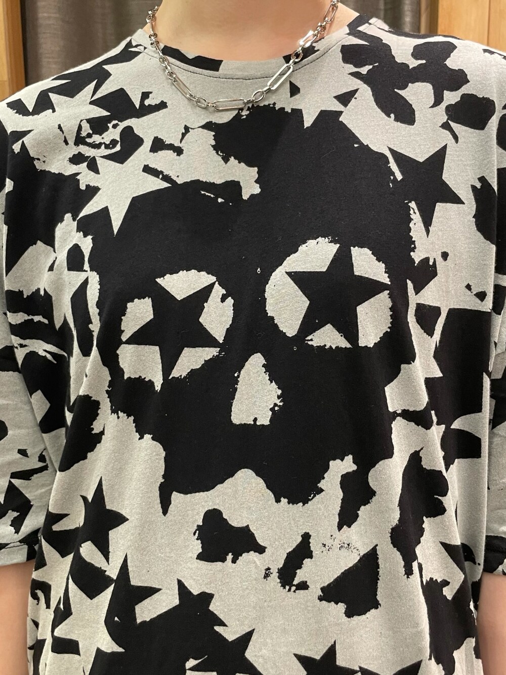 「ROYAL FLASH、Justine Clenquet、KMRii、アクセサリー、シルバーアクセサリー、シルバー、ネックレス、Tシャツ、スカル、ドクロ」｜「JUSTINE CLENQUETのJUSTINE CLENQUET/ジュスティーヌ・クランケ/Ali necklace（ネックレス、シルバー系）」を使った、じゅんさん（レディース・158cm）の春コーディネートの1枚目の写真