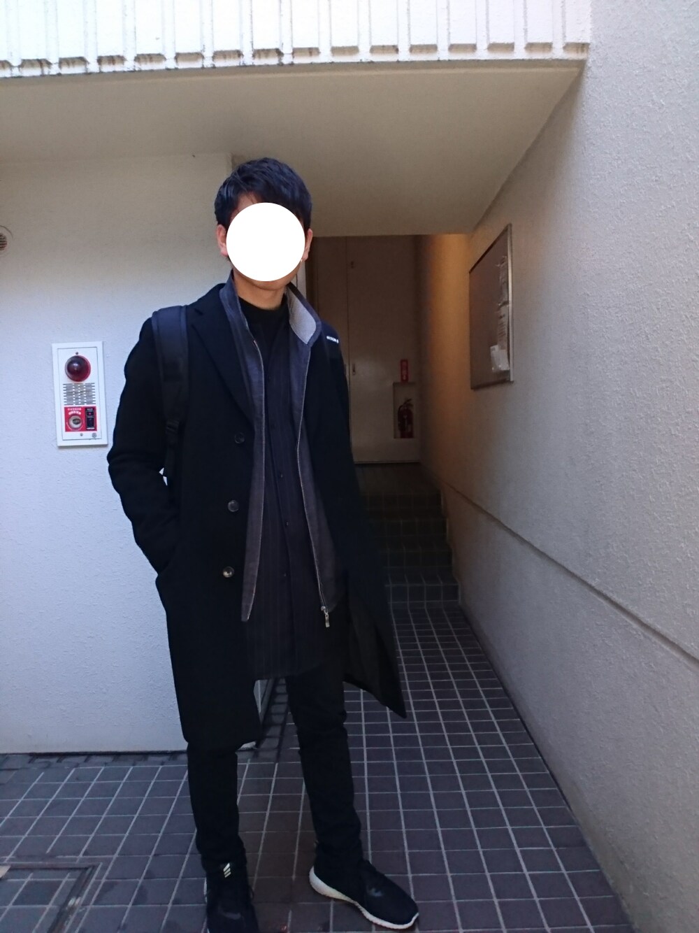 「スポーツミックス、アウターONアウター、冬、スイングトップ、古着、ロングシャツ、licht bestreben、YVES SAINT LAURENT」｜「Yves Saint Laurentのアイテム（ナイロンジャケット、ブルー系）」を使った、takumingさん（メンズ・174cm）の冬コーディネートの1枚目の写真