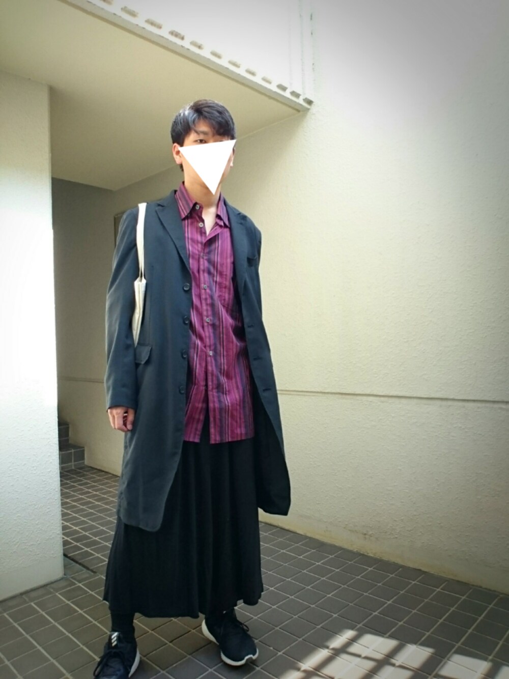 ISSEY MIYAKEのチェスターコートを使ったメンズ人気ファッション