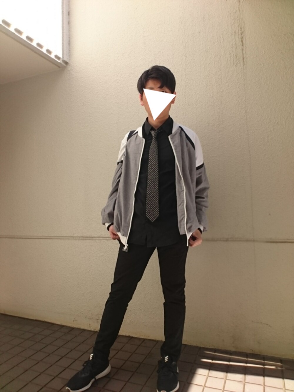「春コーデ、モードストリート、スポーツミックス、モノトーン、ネクタイ、christian dior、LAD MUSICIAN、Y-3、おしゃれさんと繋がりたい」｜「VINTAGEのアイテム（ブルゾン、グレー系）」を使った、takumingさん（メンズ・174cm）の春コーディネートの1枚目の写真