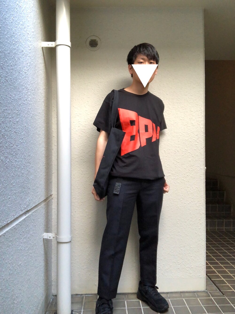 「夏コーデ、オールブラック、gosharubchinskiy、Y-3、MARGARET HOWEEL、FILA、GROUND Y、おしゃれさんと繋がりたい」｜「Gosha Rubchinskiyのアイテム（Tシャツ/カットソー、ブラック系）」を使った、takumingさん（メンズ・174cm）の夏コーディネートの1枚目の写真