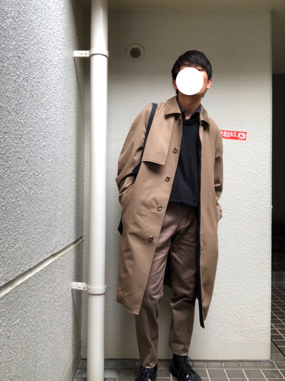 「秋コーデ、シンプルコーデ、ブラウン、ビッグシルエット、STUDIOUS、Y-3、Dr.Martens」｜「STUDIOUSのSTUDIOUS HIGH ウールギャバシングルトレンチコート（トレンチコート、ベージュ系）」を使った、takumingさん（メンズ・174cm）の秋コーディネートの1枚目の写真
