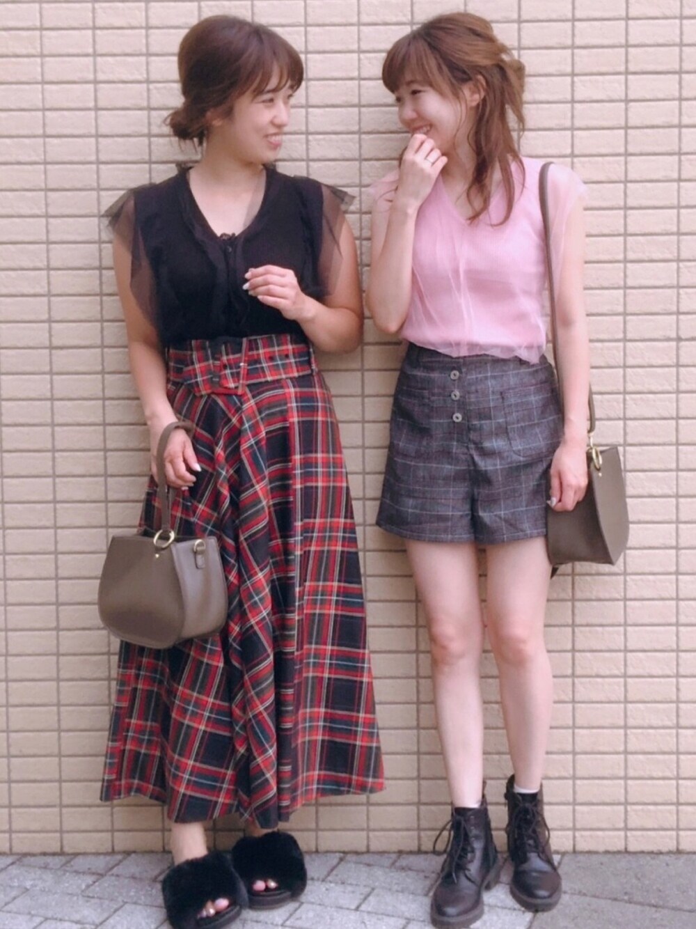 GRL（グレイル）の「チュールレイヤードVネックニットトップス（ニット 