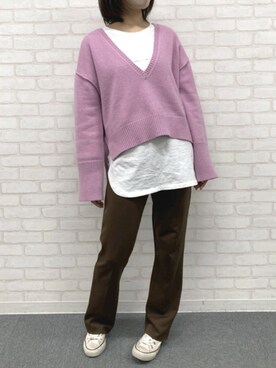 Tシャツ カットソーを使った ピンクニット のレディース人気ファッションコーディネート Wear