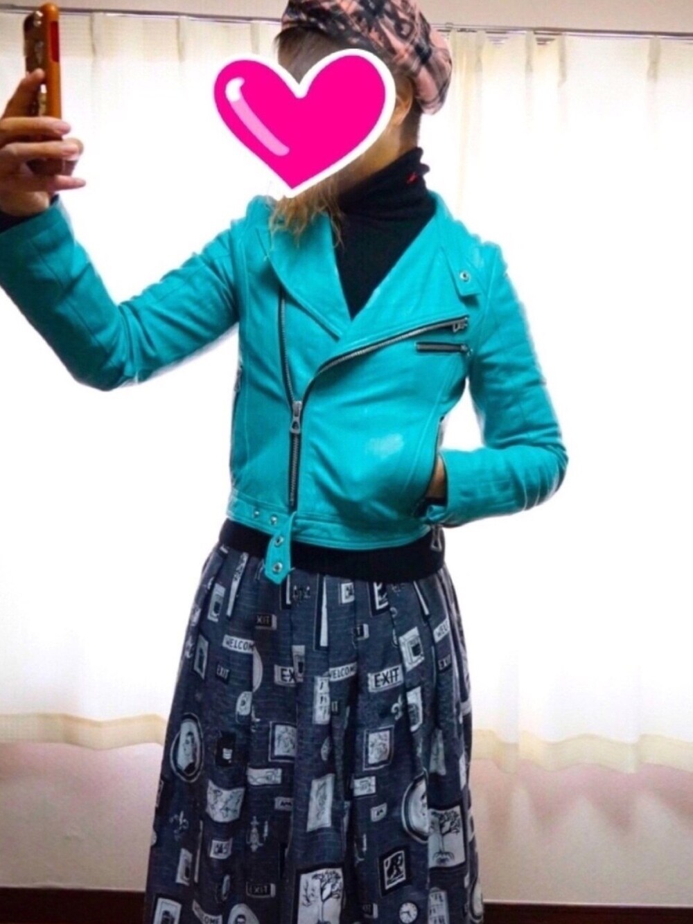 「今日のコーデ、フレアスカート、ライダースコーデ、おしゃれさんと繋がりたい、大人コーデ、春コーデ、帽子、ベレー帽、総柄、Vivienne Westwood」｜「Vivienne Westwood ACCESSORIESのアイテム（ハンチング/ベレー帽、ピンク系）」を使った、たぬんきちさん（レディース・162cm）の冬コーディネートの1枚目の写真