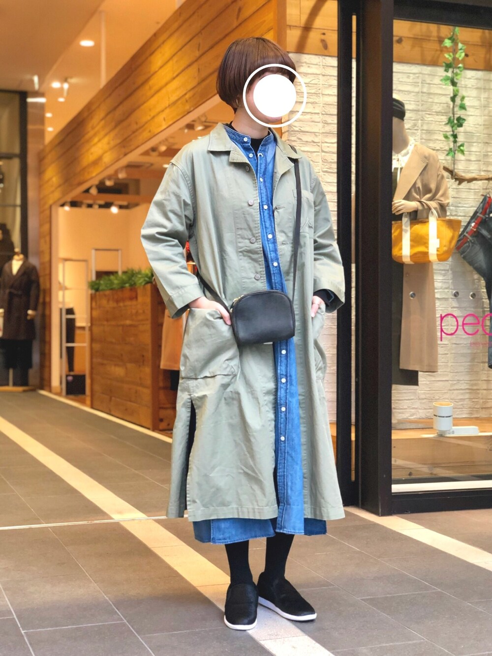 「カジュアル、オトナカジュアル、春コーデ、スニーカーコーデ、ミリタリー、ワンピース」｜「Le Workwareのアイテム（ジャケット/アウター、グリーン系）」を使った、◯◯◯さん（レディース・169cm）の冬コーディネートの1枚目の写真