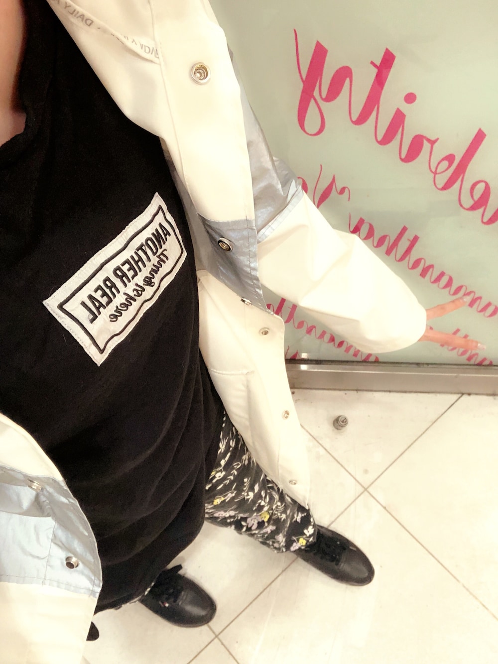 「雨の日コーデ、Bershka、着回しコーデ、ローリーズファーム(LOWRYS FARM)、le coq sportif、OLIVE des OLIVE」｜「OLIVE des OLIVEのBOXパッチBIG T（Tシャツ/カットソー、ブラック系）」を使った、mocha☆.｡.:*・さん（レディース・156cm）の夏コーディネートの1枚目の写真