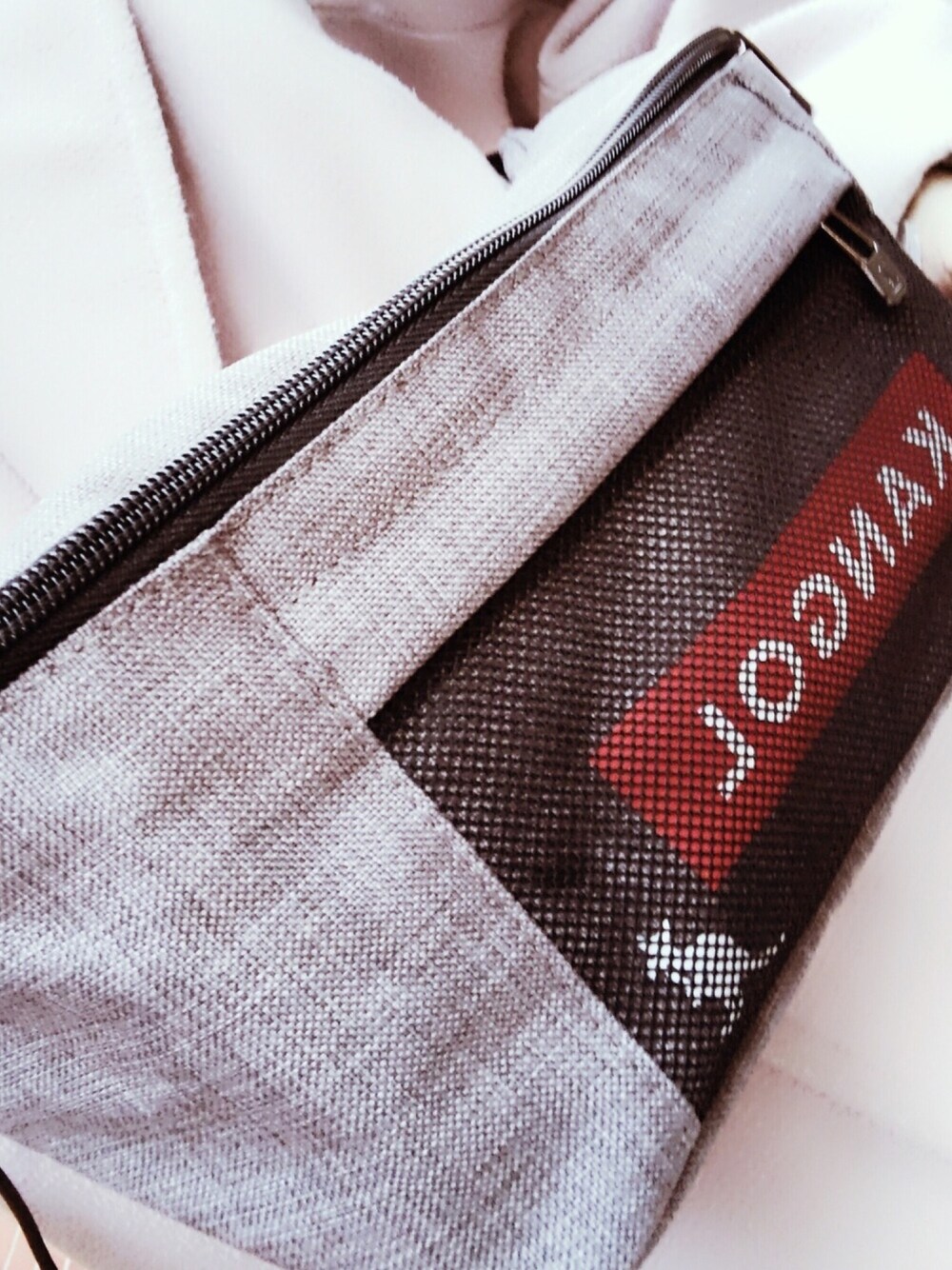 「ボディバッグ、KANGOL、ボーイッシュ、お気に入り」｜「KANGOLの【KANGOL】BOX LOGO メッシュ ウエストバッグ（ボディバッグ/ウエストポーチ、グレー系）」を使った、mocha☆.｡.:*・さん（レディース・156cm）の冬コーディネートの1枚目の写真