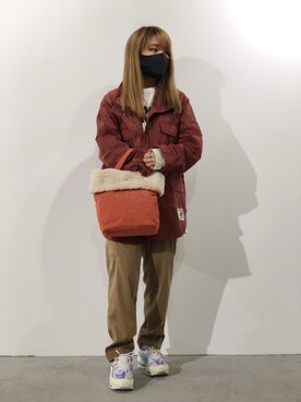 「アイテム（ミリタリージャケット、レッド系）」を使った、かさん（レディース・146cm）の秋コーディネート