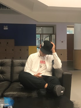 「Yeezy（イージー）のアイテム（アクセサリー）」を使った、lbrbbさん（メンズ・177cm）の春コーディネート