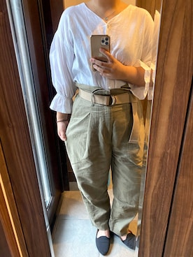 「ハイウエストパンツ」｜「アイテム（カーゴパンツ）」を使った、hrnさん（レディース・158cm）の春コーディネート