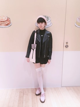 「ニーハイソックス」｜「アイテム（ライダースジャケット）」を使った、ℳ𝒾𝓀𝓊さん（レディース・160cm）の春コーディネート