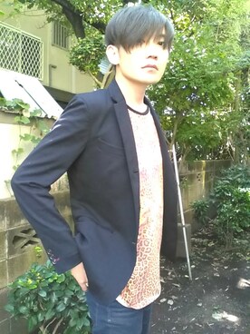 「Bershka（ベルシュカ）のアイテム（Tシャツ/カットソー、ブルー系）」を使った、カド イツキさん（メンズ・177cm）の秋コーディネート