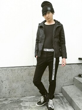 「off white（オフホワイト）のアイテム（ベルト、ホワイト系）」を使った、カド イツキさん（メンズ・177cm）の秋コーディネート