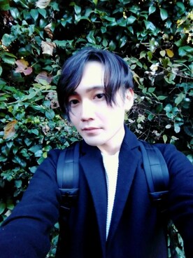 「HARE（ハレ）のアイテム（チェスターコート、ブラック系）」を使った、カド イツキさん（メンズ・177cm）の秋コーディネート