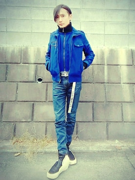 「JULIUS（ユリウス）のアイテム（スニーカー、ホワイト系）」を使った、カド イツキさん（メンズ・177cm）の秋コーディネート