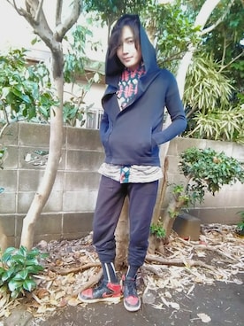 「NIKE（ナイキ）のアイテム（パーカー、ブラック系）」を使った、カド イツキさん（メンズ・177cm）の冬コーディネート