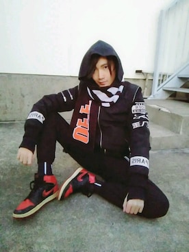 「NIKE（ナイキ）のアイテム（パーカー、ブラック系）」を使った、カド イツキさん（メンズ・177cm）の冬コーディネート