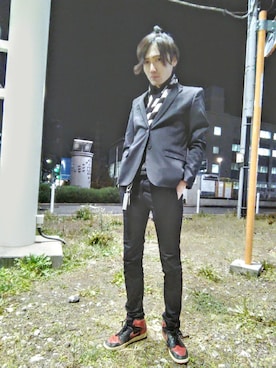 「NIKE（ナイキ）のアイテム（スニーカー、レッド系）」を使った、カド イツキさん（メンズ・177cm）の冬コーディネート