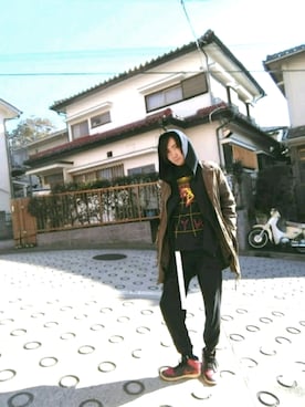 「NIKE（ナイキ）のアイテム（パーカー、ブラック系）」を使った、カド イツキさん（メンズ・177cm）の冬コーディネート