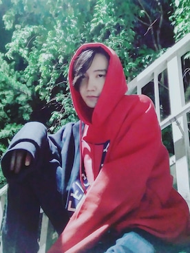 「VETEMENTS（ヴェトモン）のアイテム（パーカー、その他）」を使った、カド イツキさん（メンズ・177cm）の春コーディネート