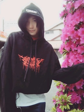 「VETEMENTS（ヴェトモン）のアイテム（パーカー、ブラック系）」を使った、カド イツキさん（メンズ・177cm）の春コーディネート