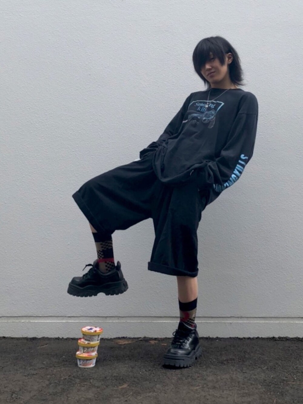 「ハーフパンツ、ロールアップ、クロムハーツ、FR2、smokingkills、EYTYS、おしゃれさんと繋がりたい、夏コーデ、Vivienne Westwood、ソックス」｜「FR2のアイテム（Tシャツ/カットソー、ブラック系）」を使った、ナカシオさん（メンズ・163cm）の夏コーディネートの1枚目の写真