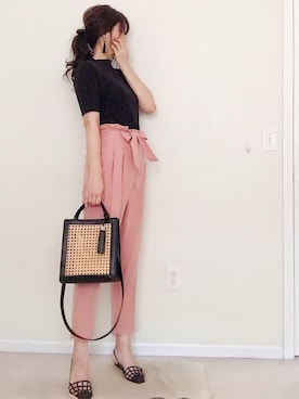 H&Mのその他パンツを使った「テーパードパンツ」の人気ファッション  