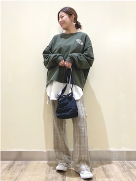 「CONVERSE（コンバース）のアイテム（ショルダーバッグ）」を使った、miiisakichiiiさん（レディース・156cm）の秋コーディネート