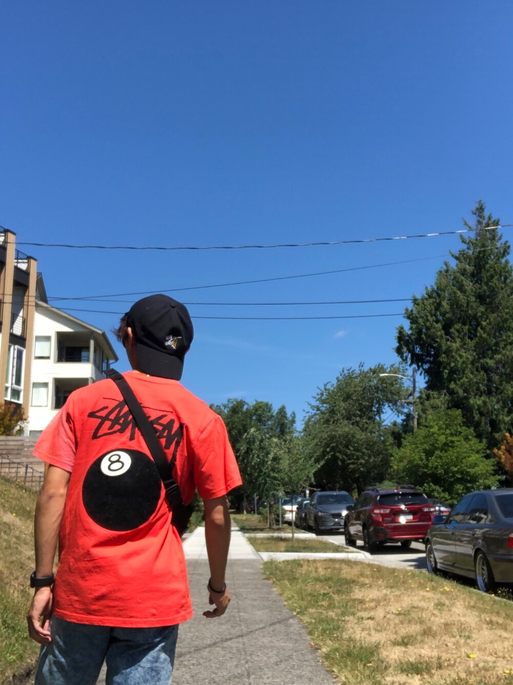 「カジュアル、カジュアルコーデ、オレンジ、stussy、アメリカ、シアトル、おしゃれさんと繋がりたい、シンプル、夏コーデ」｜「STUSSYのアイテム（トップス、オレンジ系）」を使った、れもんさん（メンズ・165cm）の秋コーディネートの1枚目の写真