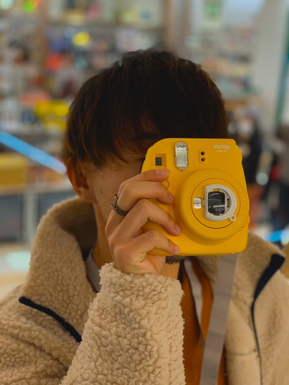 「カジュアルコーデ、チェキ、大人カジュアル、winter、古着好きな人と繋がりたい、いいね、save、フォローお願いします🤑」｜「niko and...のアイテム（ジャケット/アウター、ホワイト系）」を使った、れもんさん（メンズ・165cm）の冬コーディネートの1枚目の写真
