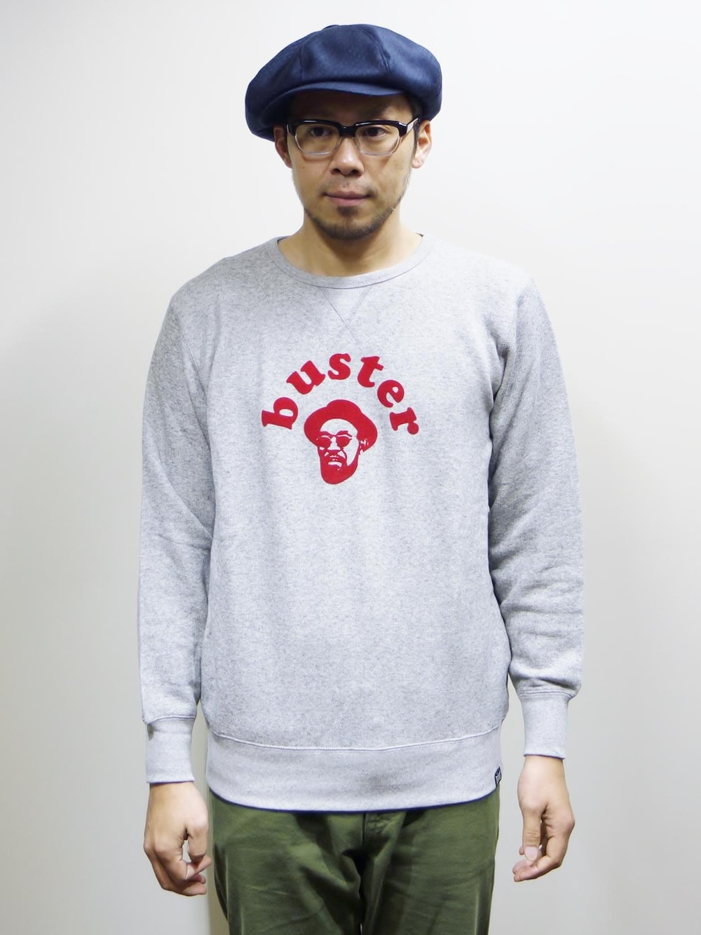 「NEVERTRUST、 ROCKET SHIP、 ネバートラスト、 Wear And Head Clothing、 英国のサブカルチャー、 モッズ、スキンズ、ルードボーイ、パンク、 PRINCE BUSTER クルーネックスエット、 キング・オブ・スカの異名を持つ、偉大なる不良ミュージシャン、 PRINCEBUSTER（プリンスバスター）をモチーフ、 シンプルなデザインなので幅広く活躍できる１枚」｜「NEVER TRUSTのNEVERTRUST（ネバートラスト）　　PRINCE BUSTER クルーネックスエット GRY（スウェット、グレー系）」を使った、ロケットシップさん（メンズ・182cm）の冬コーディネートの1枚目の写真