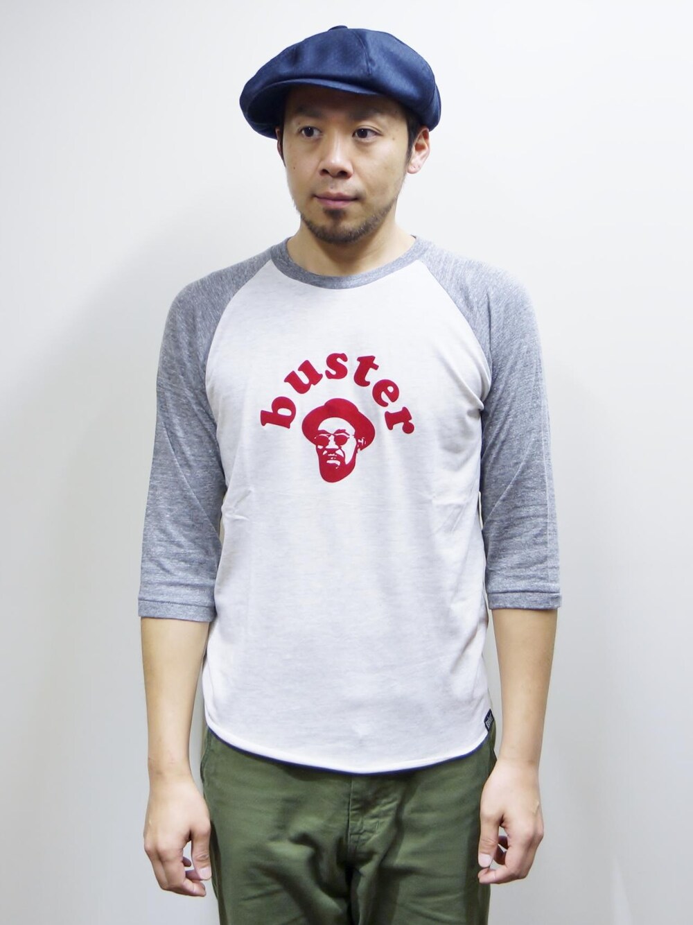 「NEVERTRUST、ROCKET SHIP、ネバートラスト、BUSTER ラグランTシャツ、PRINCEBUSTER（プリンスバスター）、キング・オブ・スカの異名、モッズ、スキンズ、ルードボーイ、パンクなど英国のサブカルチャー、生地、生産は主に日本製、Wear And Head Clothing、流行に左右されないあなただけのオリジナルスタイル」｜「NEVER TRUSTのNEVERTRUST（ネバートラスト）　　BUSTER ラグランTシャツ GRY（Tシャツ/カットソー、グレー系）」を使った、ロケットシップさん（メンズ・182cm）の夏コーディネートの1枚目の写真