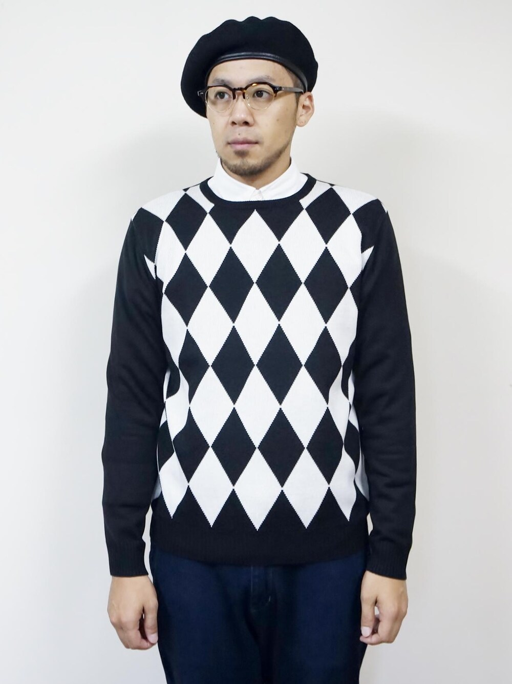 「NEVERTRUST、ROCKET SHIP、ネバートラスト、生地、生産は主に日本製、Wear And Head Clothing、モッズ、スキンズ、ルードボーイ、パンク、英国のサブカルチャー、ダイヤモンドパターンクルーネック、触り心地はスムース、洗濯も可能なウールアクリルを使用」｜「NEVER TRUSTのNEVERTRUST（ネバートラスト）　　ダイヤモンドパターンクルーネック BLK（ニット/セーター、ブラック系）」を使った、ロケットシップさん（メンズ・182cm）の秋コーディネートの1枚目の写真