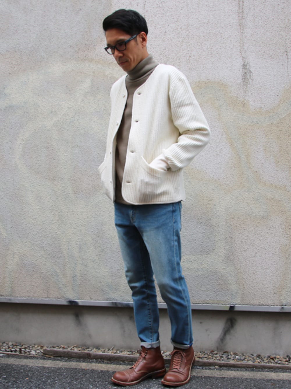 「audience、オーディエンス、Wear And Head Clothing、ROCKET SHIP（ロケットシップ）、着た人が楽しくなる、ストレッチストライプキルトCZ ARMY JKT、ストレッチストライプキルトジャケット、ヴィンテージ古着で人気を博す、キルティングスウェットを原型に作られた生地、レトロな風合いと着心地の良さを合わせ持った生地」｜「AudienceのAUDIENCE（オーディエンス）　　ストレッチストライプキルトCZ ARMY JKT WHT（その他トップス、ホワイト系）」を使った、ロケットシップさん（メンズ・182cm）の秋コーディネートの1枚目の写真