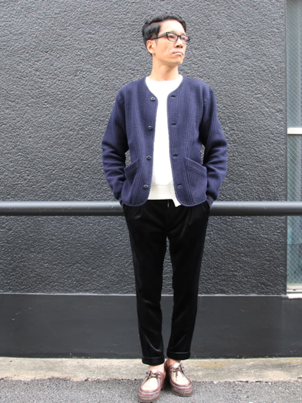 「audience、オーディエンス、Wear And Head Clothing、ROCKET SHIP（ロケットシップ）、ストレッチストライプキルトCZ ARMY JKT、ふっくらとしたソフトな弾力、ゴムのようなストレッチが効いています、素材の持つ雰囲気、時代の流れに合ったサイズ感、着合わせの汎用性を大切にし最適なバランスを探求」｜「AudienceのAUDIENCE（オーディエンス）　　ストレッチストライプキルトCZ ARMY JKT NVY（その他トップス、ブルー系）」を使った、ロケットシップさん（メンズ・182cm）の秋コーディネートの1枚目の写真