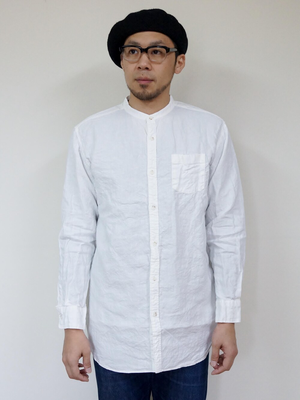 「audience、オーディエンス、Wear And Head Clothing、埼玉県熊谷市、ROCKET SHIP（ロケットシップ）、HardmansリネンルーズFITバンドカラーL/Sシャツ、世界中から高級リネンの代名詞として高い評価を得ているHerdmans Linen（ハードマンズリネン）を使用、吸湿、速乾、通気性に優れ、高温多湿な日本の夏に最適、ルーズになりすぎない絶妙なバランス」｜「AudienceのAUDIENCE（オーディエンス）　　HardmansリネンルーズFITバンドカラーL/Sシャツ WHT（シャツ/ブラウス、ホワイト系）」を使った、ロケットシップさん（メンズ・182cm）の冬コーディネートの1枚目の写真