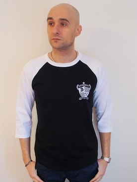 「NEVER TRUST（ネバートラスト）のアイテム（Tシャツ/カットソー）」を使った、ロケットシップさん（メンズ・182cm）の夏コーディネート