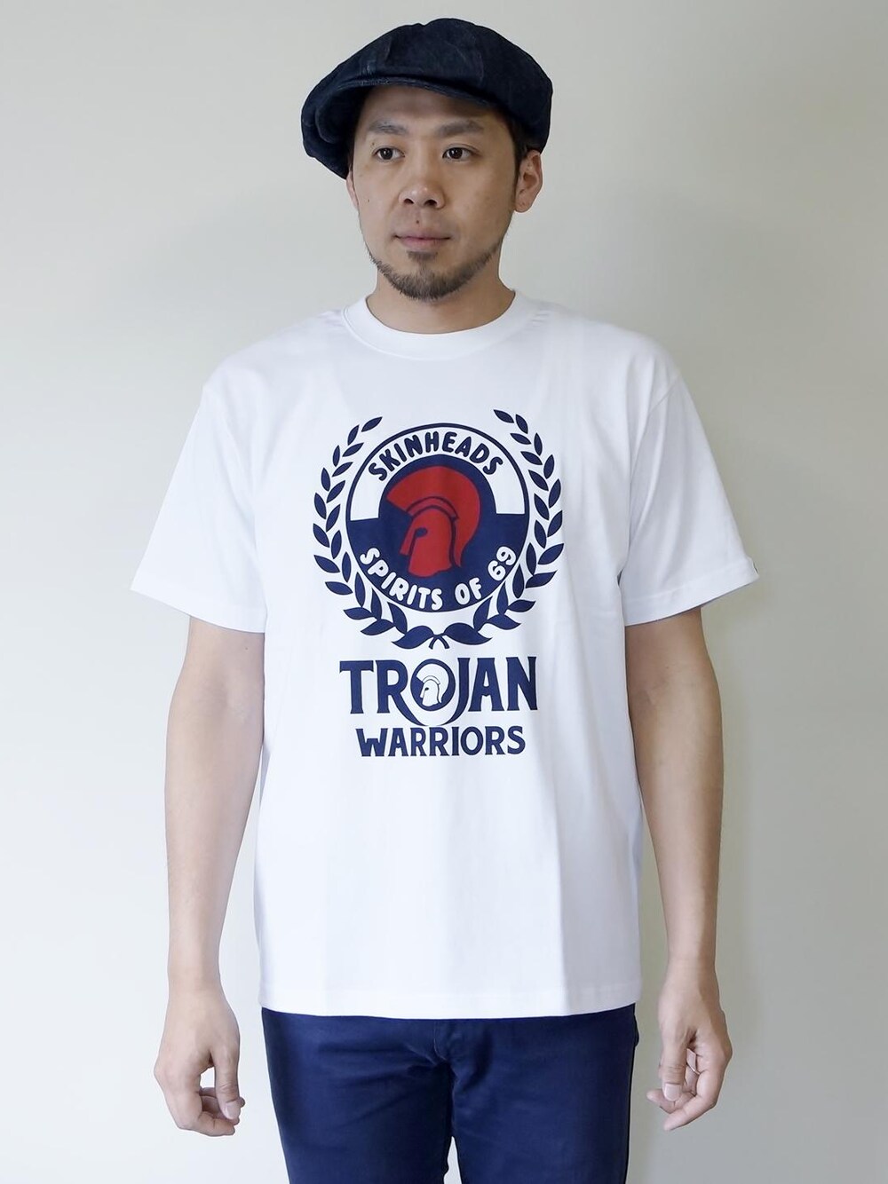 「 埼玉県熊谷市、洋服好きさんこの指と〜まれっ☝️☺️、Wear And Head Clothing、ROCKET SHIP（ロケットシップ）、モッズ、スキンズ、ルードボーイ、パンク、NEVERTRUST（ネバートラスト）、TROJAN WARRIOR Tシャツ トロージャンT、１９６０年代後半～７０年代中盤、SKA～ROCK STEADY～REGGAE、TROJAN」（トロージャン）」｜「NEVER TRUSTのNEVERTRUST（ネバートラスト）　　TROJAN WARRIOR Tシャツ トロージャンT WHT（Tシャツ/カットソー、ホワイト系）」を使った、ロケットシップさん（メンズ・182cm）の夏コーディネートの1枚目の写真