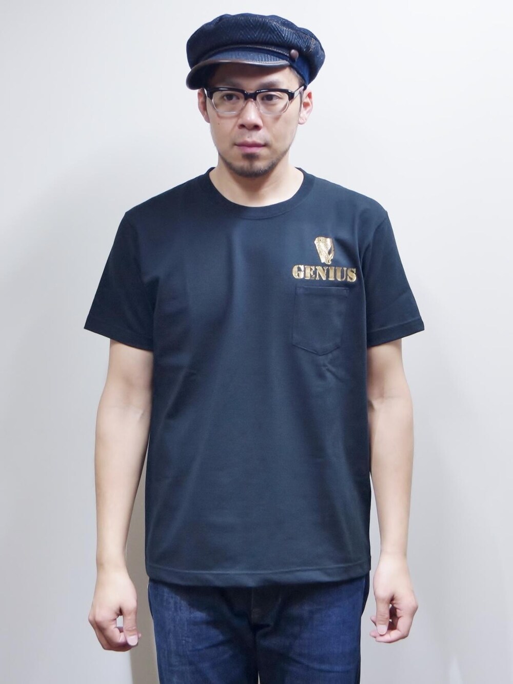 「お洒落、おしゃれさんと繋がりたい、洋服好きさんこの指と〜まれっ☝️☺️、Wear And Head Clothing、GENIUS T SHIRT ポケット付きTシャツ、ROCKET SHIP（ロケットシップ）、服好きな人と繋がりたい、モッズ、スキンズ、ルードボーイ、パンク、英国のサブカルチャー、NEVERTRUST（ネバートラスト）」｜「NEVER TRUSTのNEVERTRUST（ネバートラスト）　　GENIUS T SHIRT ポケット付きTシャツ BLK（Tシャツ/カットソー、ブラック系）」を使った、ロケットシップさん（メンズ・182cm）の夏コーディネートの1枚目の写真